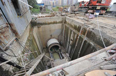 濟南頂管機頂管施工現(xiàn)場