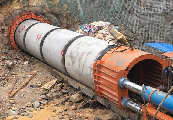 泥水平衡頂管機(jī)