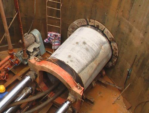 排水頂管工程中的頂管機